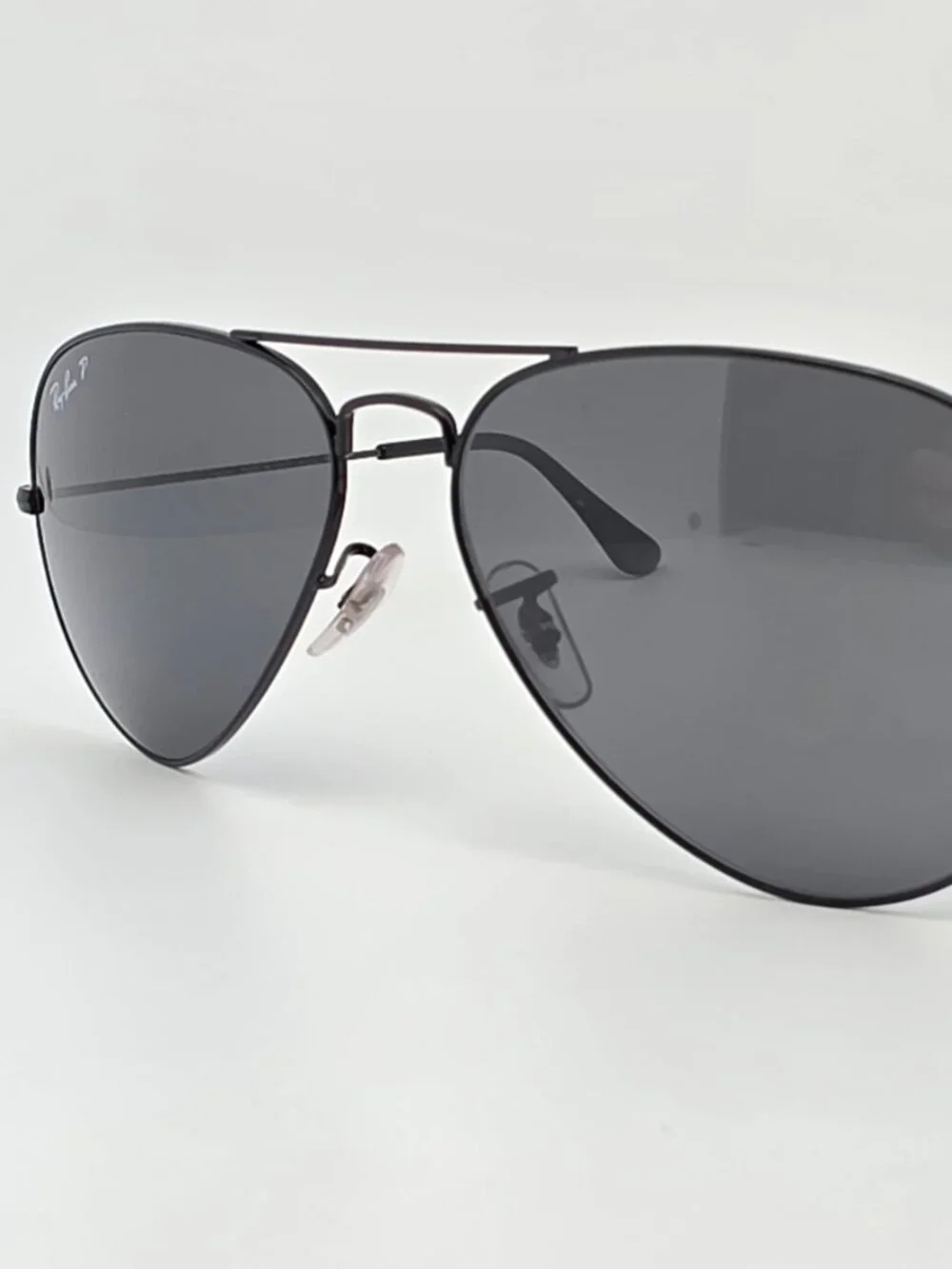 Ray-Ban RB3025 002/48 Black Frame Polarized Black Lens Aviator Sunglasses w Case